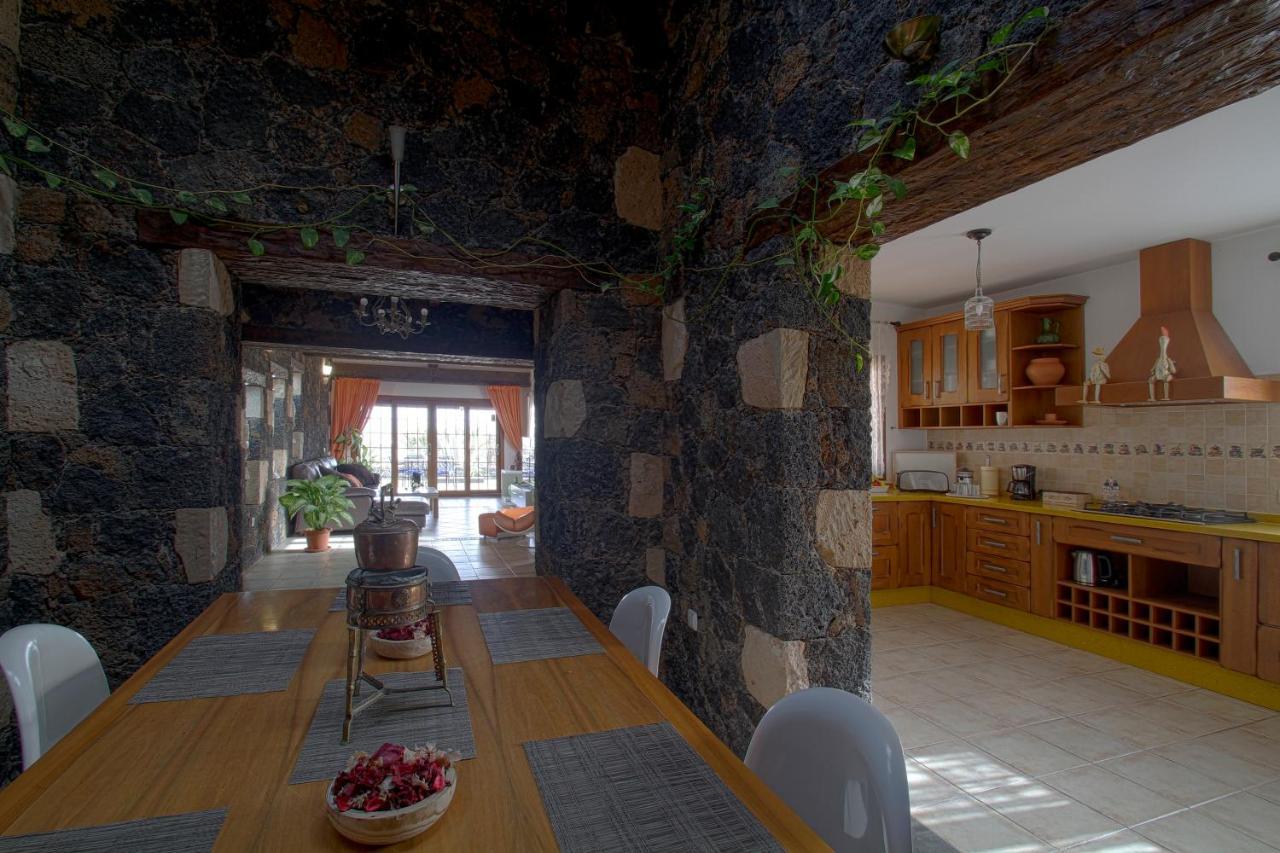 Villa Los Volcanes Эль-Чарко Экстерьер фото